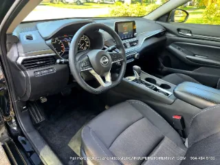 Nissan Altima photo 9