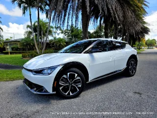 Kia EV6 photo 1