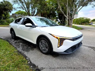 Kia K4 photo 8