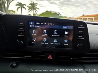 Hyundai Elantra SEL Convenience photo 15