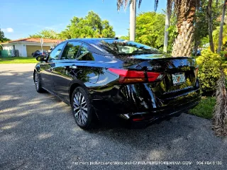 Nissan Altima photo 4