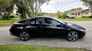 Hyundai Elantra SEL Convenience photo 6