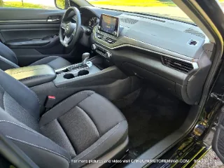 Nissan Altima photo 15