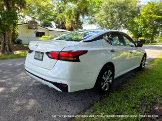 Nissan Altima photo 7