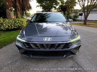 Hyundai Elantra photo 9