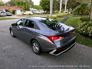 Hyundai Elantra photo 4