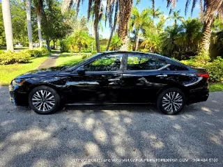 Nissan Altima photo 3