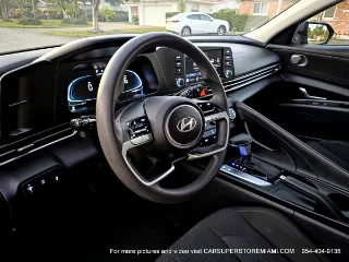 Hyundai Elantra photo 16