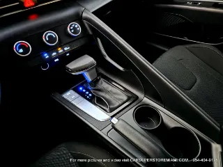 Hyundai Elantra photo 21