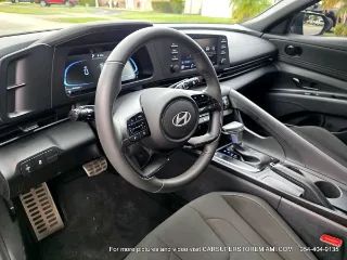 Hyundai Elantra SEL Convenience photo 8