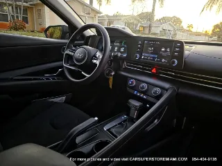 Hyundai Elantra photo 17