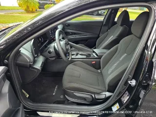 Hyundai Elantra SEL Convenience photo 9